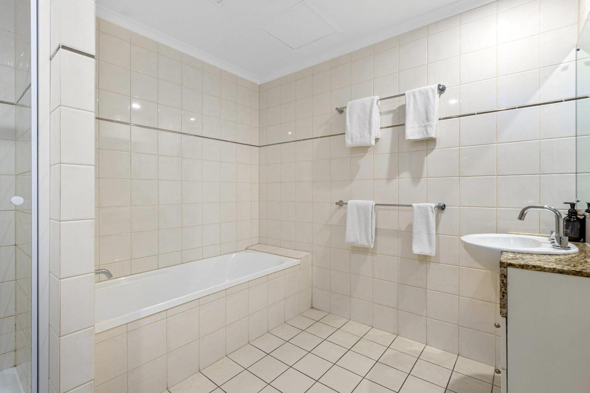 Quality Apartments Adelaide Central Luaran gambar